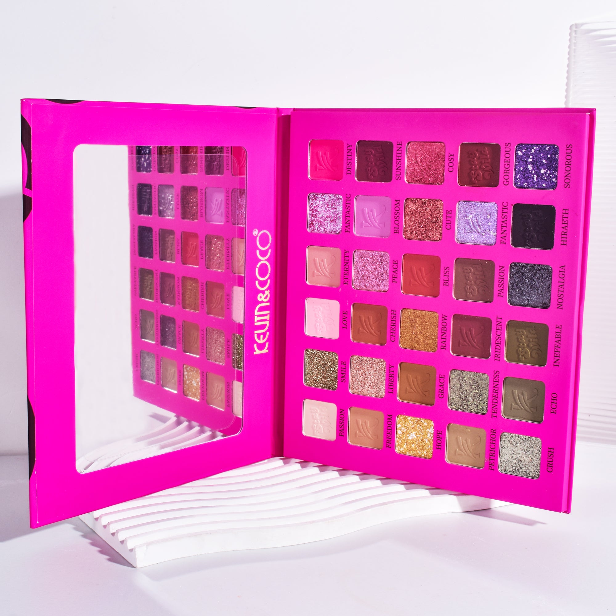 KEVIN & COCO 30-Color Eyeshadow Palette (KC244461)