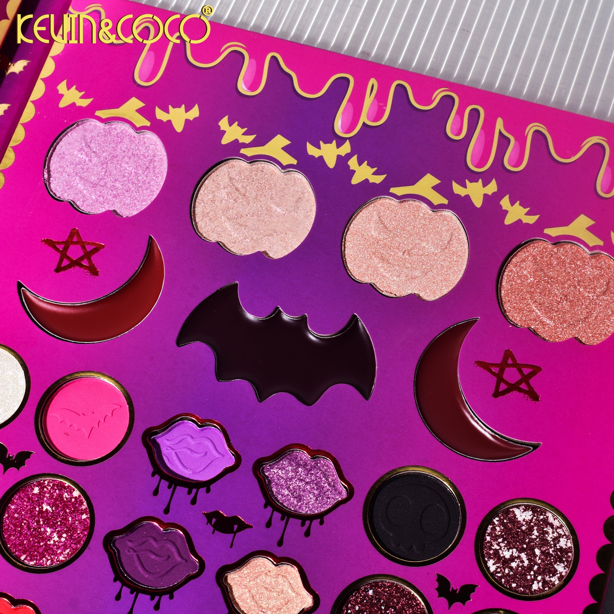 【Halloween Edition】61-Color Vampire Girl Eyeshadow Palette (KC231194)