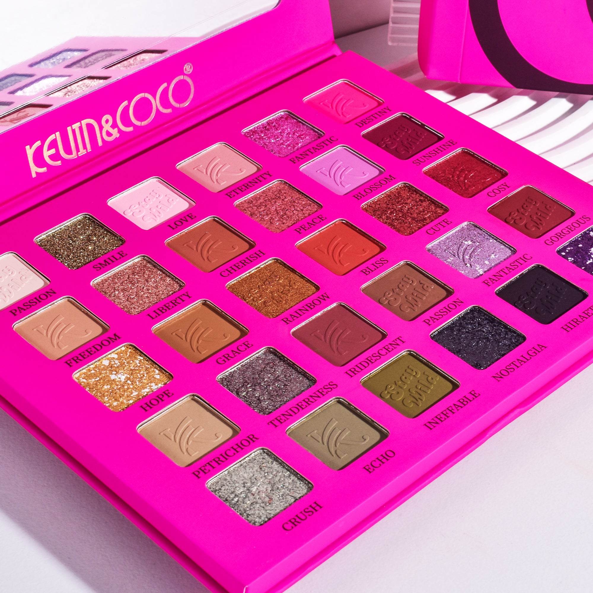 KEVIN & COCO 30-Color Eyeshadow Palette (KC244461)