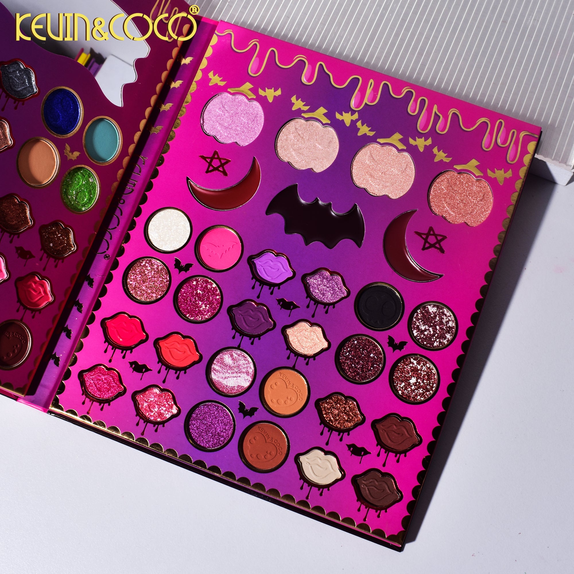 【Halloween Edition】61-Color Vampire Girl Eyeshadow Palette (KC231194)